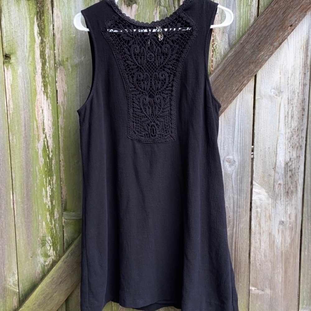 Black Sleeveless Crochet-Back Shift Dress